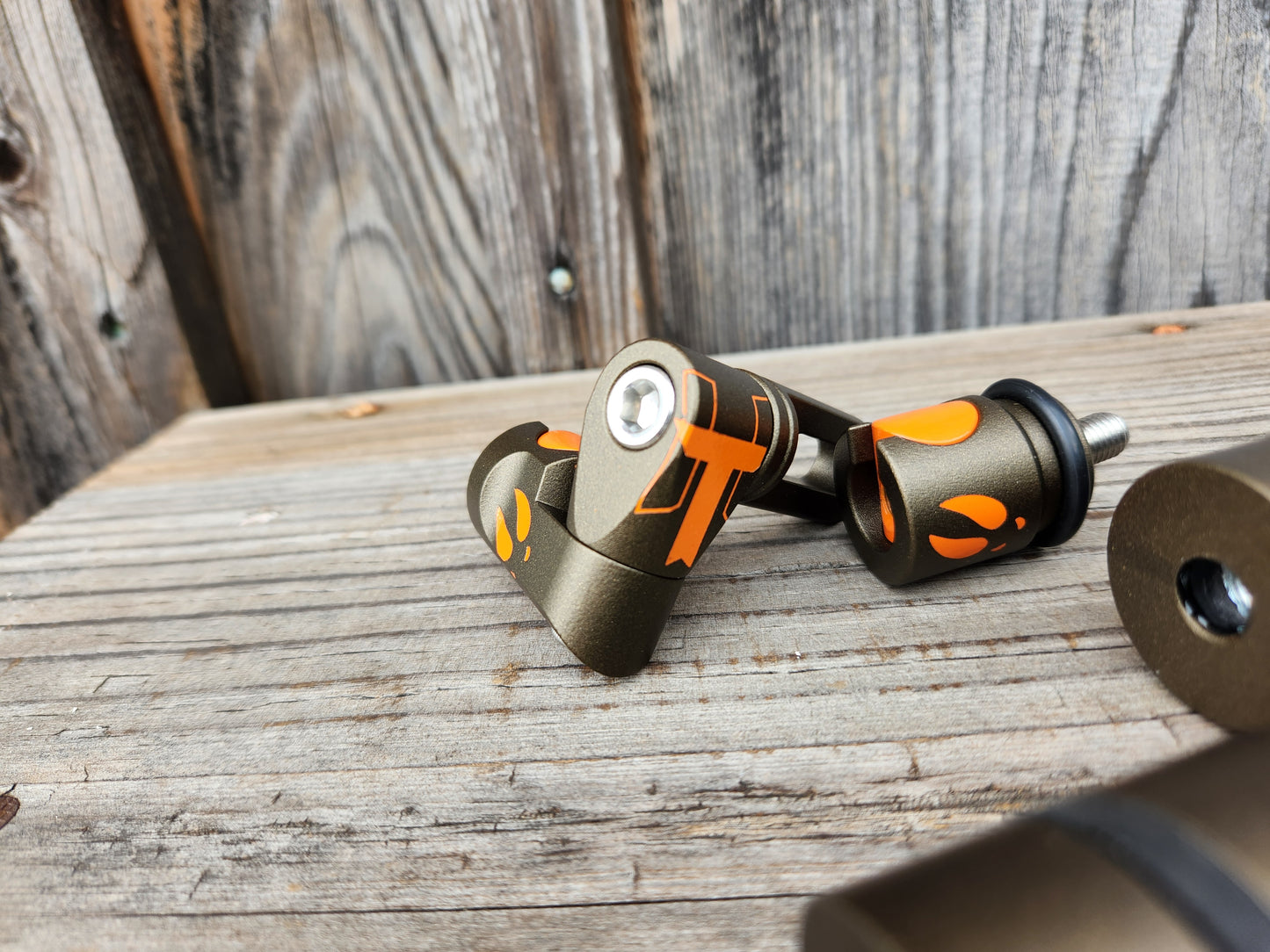 HI-TEK ONE OFFS #1 :VENETIAN BRONZE/ORANGE TRACKS BUNDLE